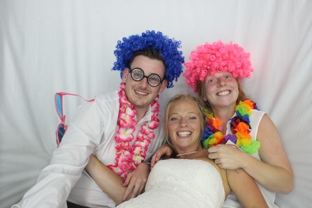 Laura & Oliver | View more photos from the event at gallery.myphotoboothexperience.co.uk/u/MyPhotoBoothExperienceLtd/Laura-Oliver